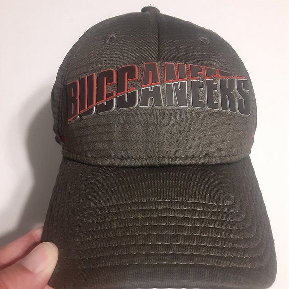 New Era 39Thirty Tampa Bay Buccaneers Fitted Hat/Cap Size M/L - Picture 1 of 9